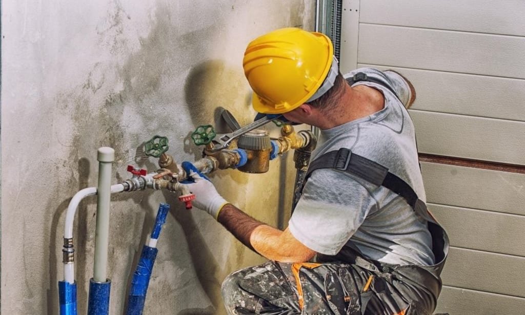 Homeowners: Key Questions to Ask When Hiring a Plumber